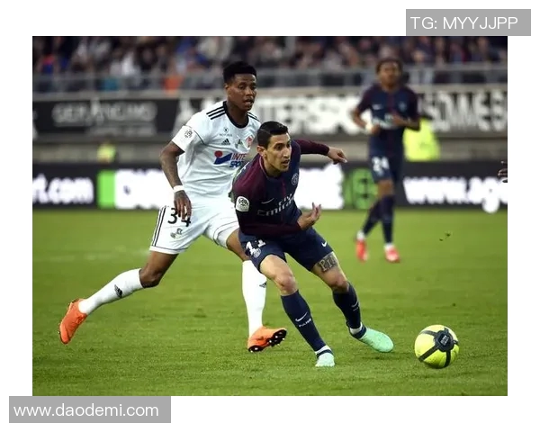 足球比分90vs纯的精彩对决分析与赛后点评，揭示比赛背后的战术与球员表现